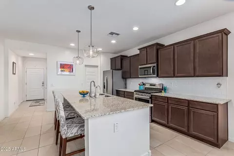 607 W Tenia Trl, San Tan Valley, AZ 85140