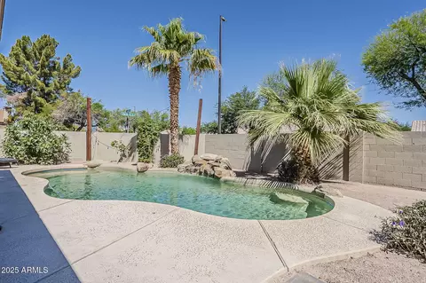 656 W Devon Ct, Gilbert, AZ 85233 photo 2