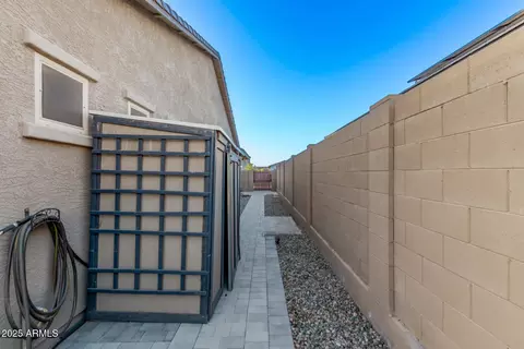 Exterior - 2027 E La Costa Ct, Gilbert, AZ 85298 photo 6 of 13