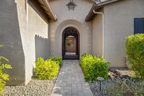 Exterior - 2027 E La Costa Ct, Gilbert, AZ 85298 photo 2 of 13