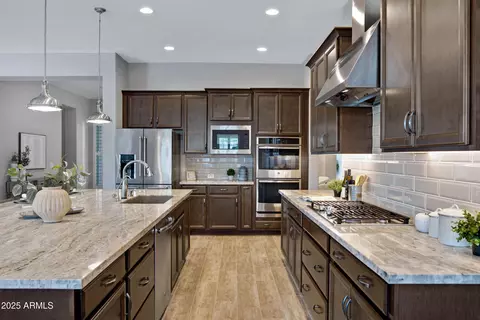 Kitchen - 2027 E La Costa Ct, Gilbert, AZ 85298 photo 3 of 6