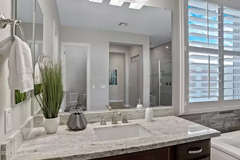 Bath - 2027 E La Costa Ct, Gilbert, AZ 85298 photo 2 of 6