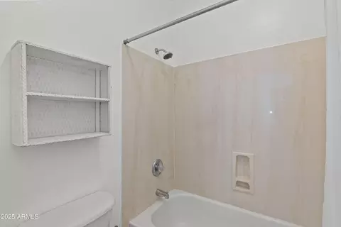 Bath - 725 W Beth Dr, Phoenix, AZ 85041 photo 6 of 6
