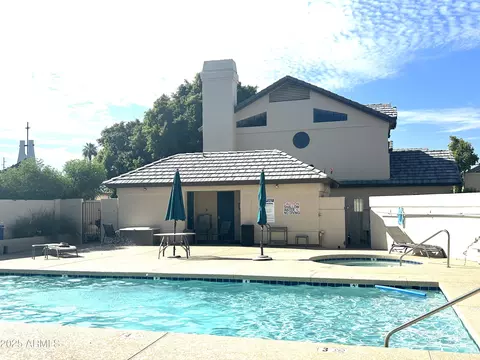 Exterior - 1124 E Rose Ln #17, Phoenix, AZ 85014 photo 3 of 4