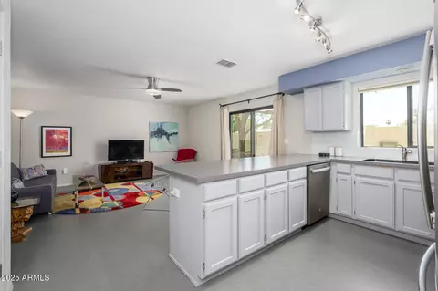Kitchen - 1124 E Rose Ln #17, Phoenix, AZ 85014 photo 3 of 3