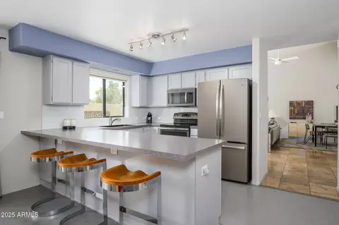 1124 E Rose Ln #17, Phoenix, AZ 85014