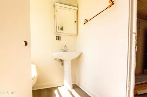 Bath - 209 A St, Bisbee, AZ 85603 photo 2 of 3
