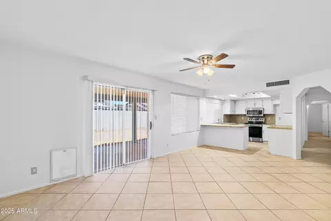 Living - 962 W Keating Ave, Mesa, AZ 85210 photo 4 of 4