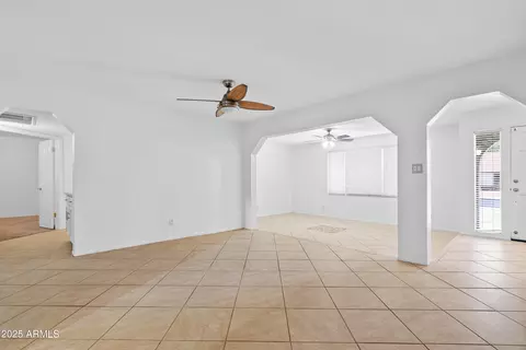 Living - 962 W Keating Ave, Mesa, AZ 85210 photo 3 of 4