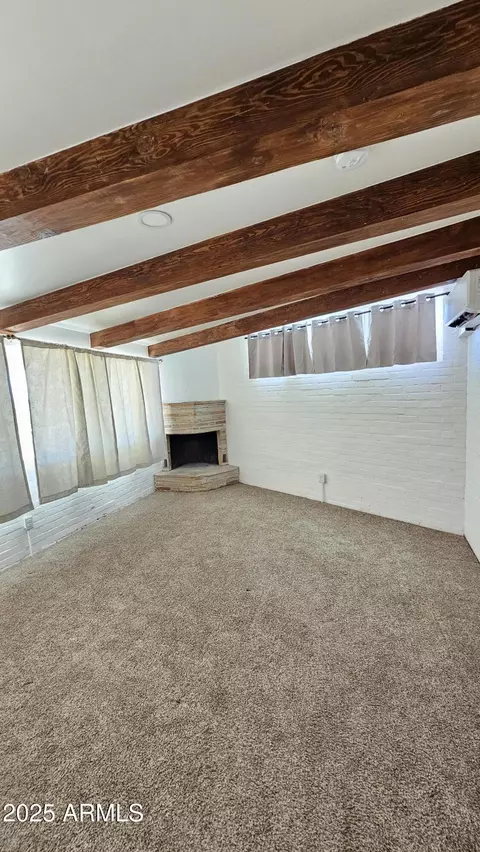 Living - 9220 N Diffin Rd, Florence, AZ 85132 photo 1 of 2