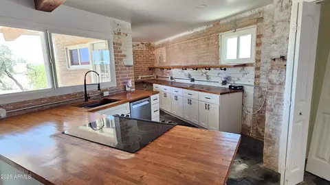 Kitchen - 9220 N Diffin Rd, Florence, AZ 85132 photo 4 of 4