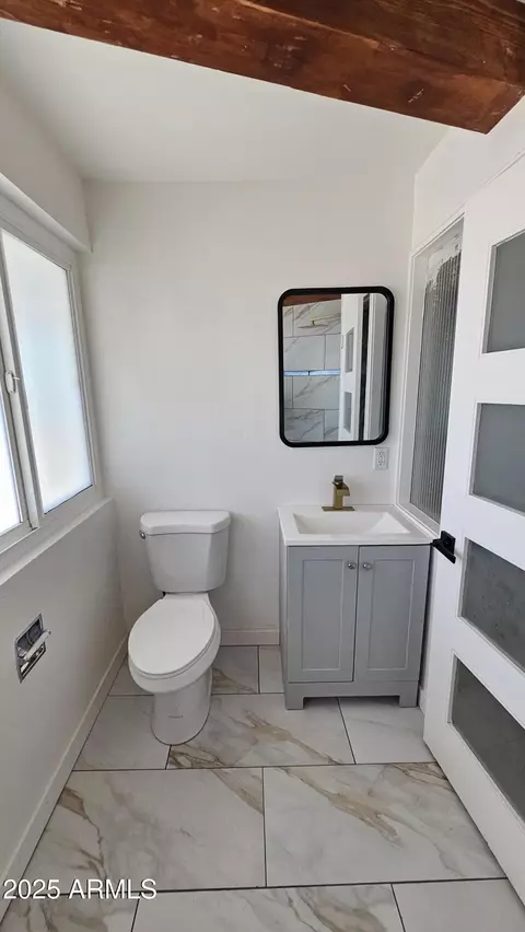 Bath - 9220 N Diffin Rd, Florence, AZ 85132 photo 1 of 7