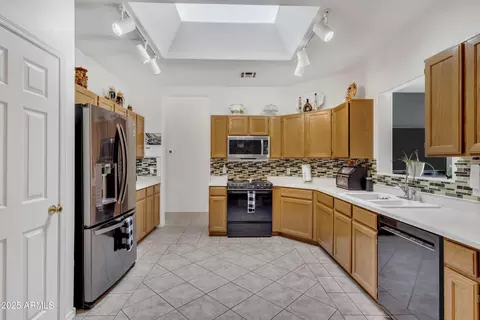 Kitchen - 7006 E Jensen St #48, Mesa, AZ 85207 photo 2 of 4
