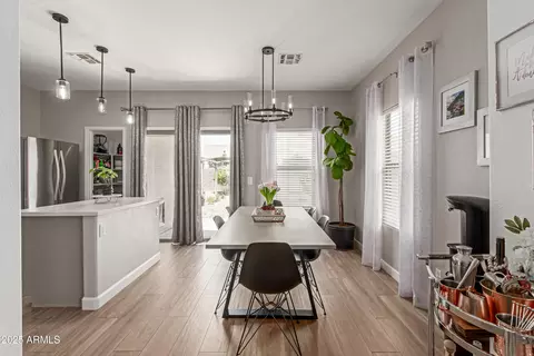 872 E Saratoga St, Gilbert, AZ 85296