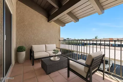 Exterior - 5525 E Thomas Rd #K16, Phoenix, AZ 85018 photo 2 of 8
