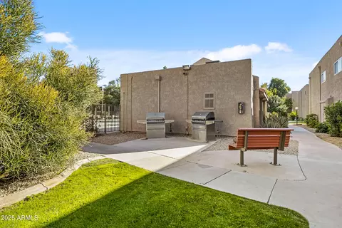 Exterior - 5525 E Thomas Rd #K16, Phoenix, AZ 85018 photo 7 of 8