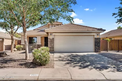 2551 W Sawtooth Way, San Tan Valley, AZ 85142