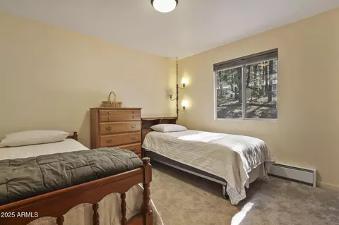 Bedroom - 3017 Larson Loop, Forest Lakes, AZ 85931 photo 4 of 4