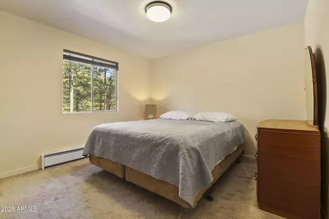 Bedroom - 3017 Larson Loop, Forest Lakes, AZ 85931 photo 2 of 4