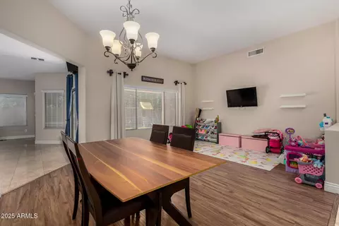 927 S Ash St, Gilbert, AZ 85233 photo 9