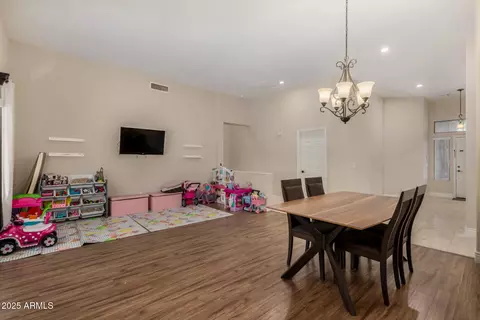 927 S Ash St, Gilbert, AZ 85233 photo 6