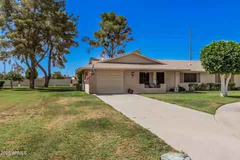 10913 W Caron Dr, Sun City, AZ 85351