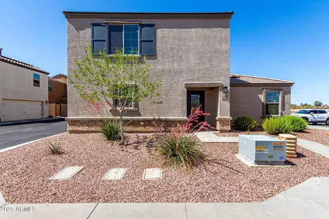8208 W Albeniz Pl, Phoenix, AZ 85043