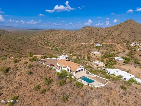 View/Area - 301 E Jomax Rd, Phoenix, AZ 85085 photo 2 of 6