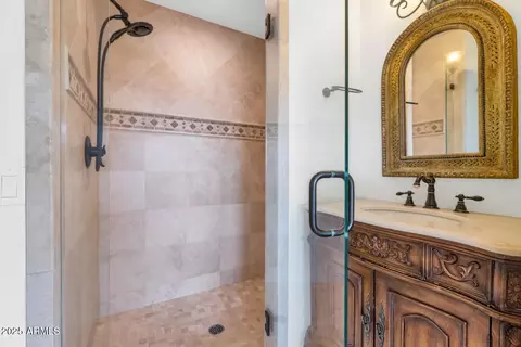Bath - 301 E Jomax Rd, Phoenix, AZ 85085 photo 4 of 5