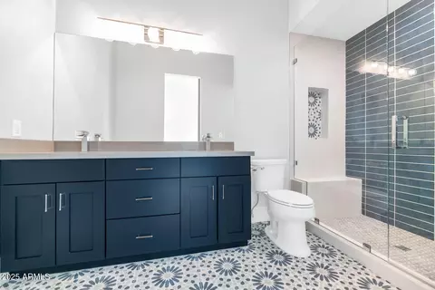 Bath - 301 E Jomax Rd, Phoenix, AZ 85085 photo 3 of 5
