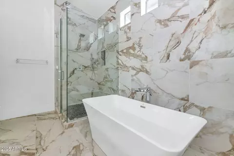 Bath - 301 E Jomax Rd, Phoenix, AZ 85085 photo 1 of 5