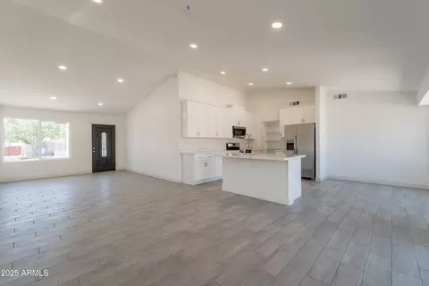 Living - 6944 E Gary Cir, Mesa, AZ 85207 photo 3 of 4