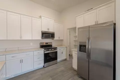 Kitchen - 6944 E Gary Cir, Mesa, AZ 85207 photo 3 of 4