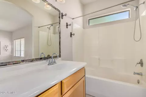 Bath - 3150 E Beardsley Rd #1091, Phoenix, AZ 85050 photo 2 of 3