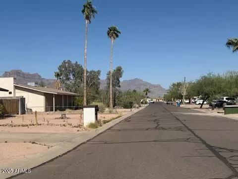 800 Estevan Ave #33, Apache Junction, AZ 85119