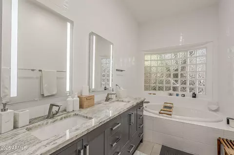 3406 E Pyrenees Pass, Phoenix, AZ 85018 photo 12