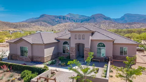5622 S Rachel Rd, Hereford, AZ 85615