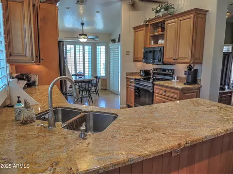 Kitchen - 4517 E Ute St, Phoenix, AZ 85044 photo 2 of 5