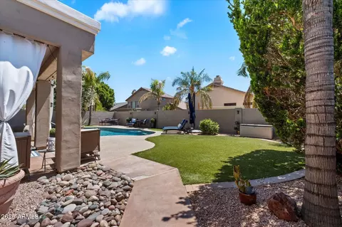 4569 E Lariat Ln, Phoenix, AZ 85050 photo 26