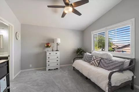 4569 E Lariat Ln, Phoenix, AZ 85050 photo 12