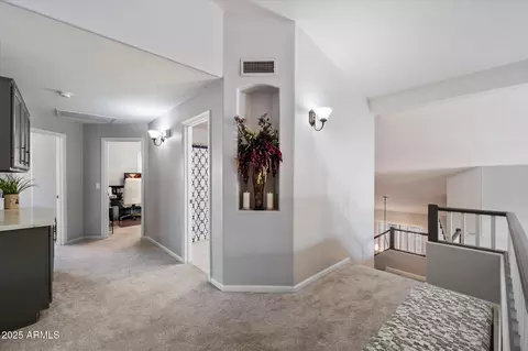 4569 E Lariat Ln, Phoenix, AZ 85050 photo 15