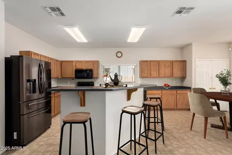 Kitchen - 11511 E Renata Ave, Mesa, AZ 85212 photo 2 of 6