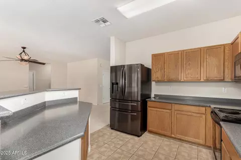 Kitchen - 11511 E Renata Ave, Mesa, AZ 85212 photo 5 of 6
