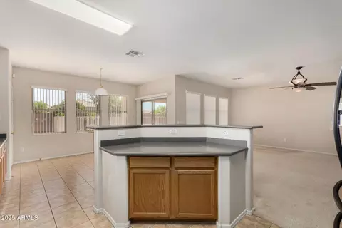 Kitchen - 11511 E Renata Ave, Mesa, AZ 85212 photo 4 of 6