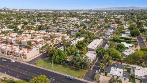 View/Area - 1101 E Bethany Home Rd #1, Phoenix, AZ 85014 photo 4 of 12