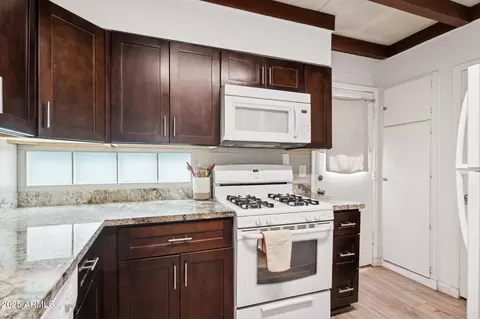 Kitchen - 1101 E Bethany Home Rd #1, Phoenix, AZ 85014 photo 2 of 2