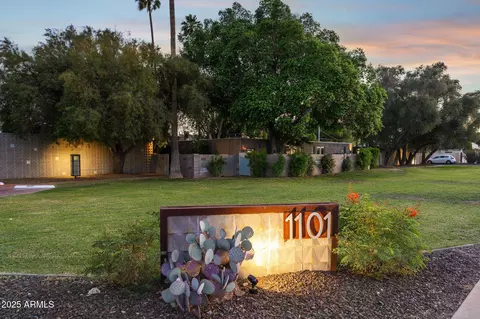 Exterior - 1101 E Bethany Home Rd #1, Phoenix, AZ 85014 photo 2 of 17