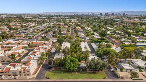 View/Area - 1101 E Bethany Home Rd #1, Phoenix, AZ 85014 photo 2 of 12