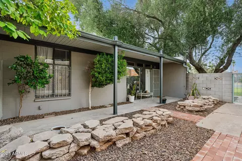 Exterior - 1101 E Bethany Home Rd #1, Phoenix, AZ 85014 photo 10 of 17