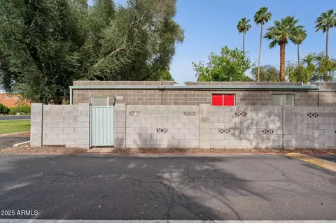 Exterior - 1101 E Bethany Home Rd #1, Phoenix, AZ 85014 photo 4 of 17